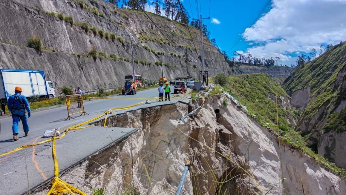 Efectos. Desde el 4 de junio comenzaron los trabajos en el paso lateral de la ciudad. La vía se cerró.