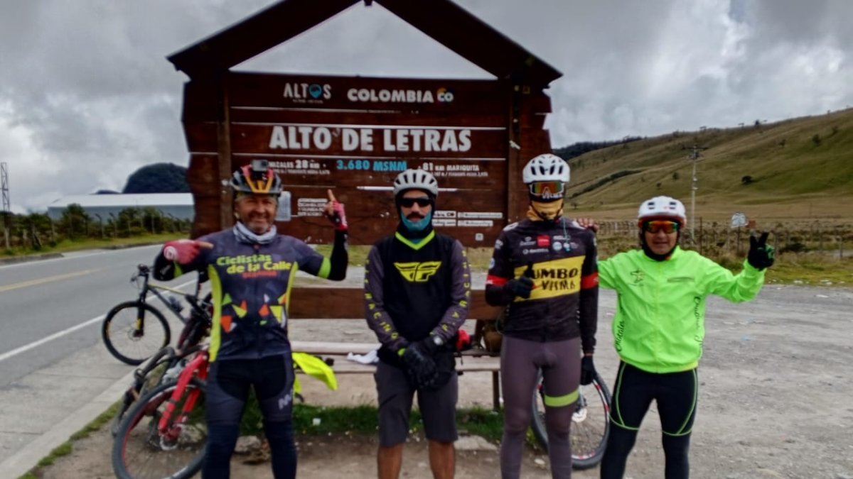 Ciclistas de la Calle conquistó el Alto de Letras, en Colombia.