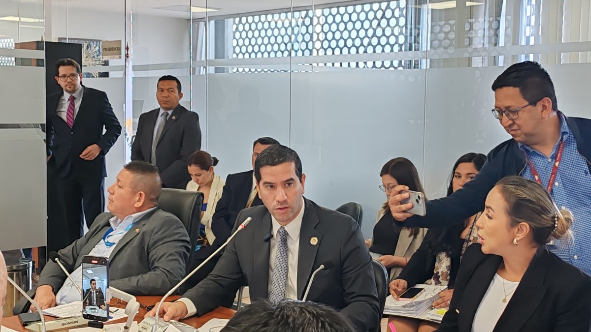 Luque dijo que la programación puede verse afectada pero que la meta es hasta el 2023 cumplir con el desmantelamiento de los 486 mecheros.