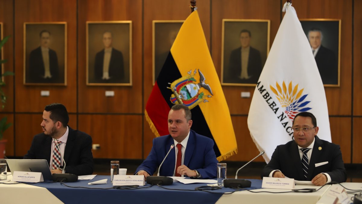 El debate del Peno sobre el primer informe está previsto ejecutarse, según el cronograma, entre el 10 y 16 de junio.