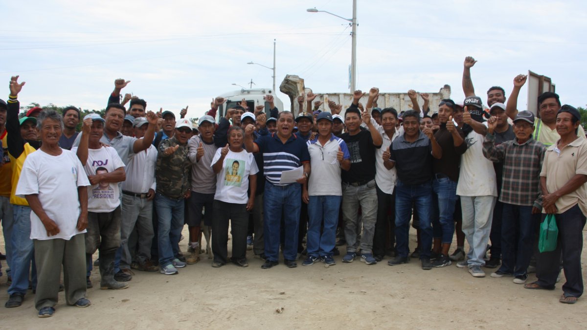 gritos, los mineros artesanales del cerro El Tablazo, reclamaron que ya no les acosen