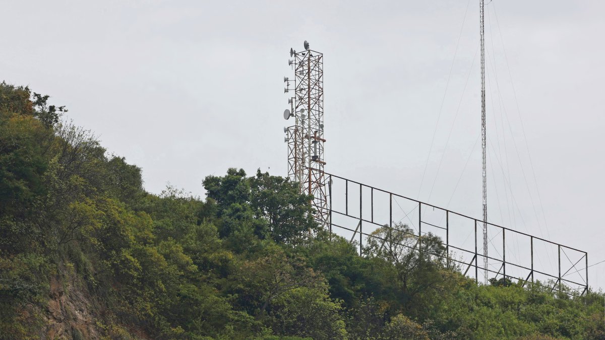 Las empresas telefónicas buscan renovar contratos por 15 años más.