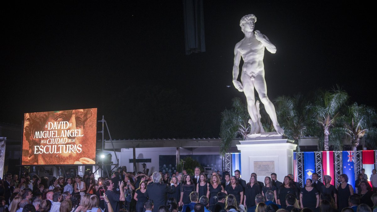Réplica del David de Miguel Ángel durante un evento el 6 de marzo de 2024, en la ciudad de Resistencia, Provincia del Chaco.