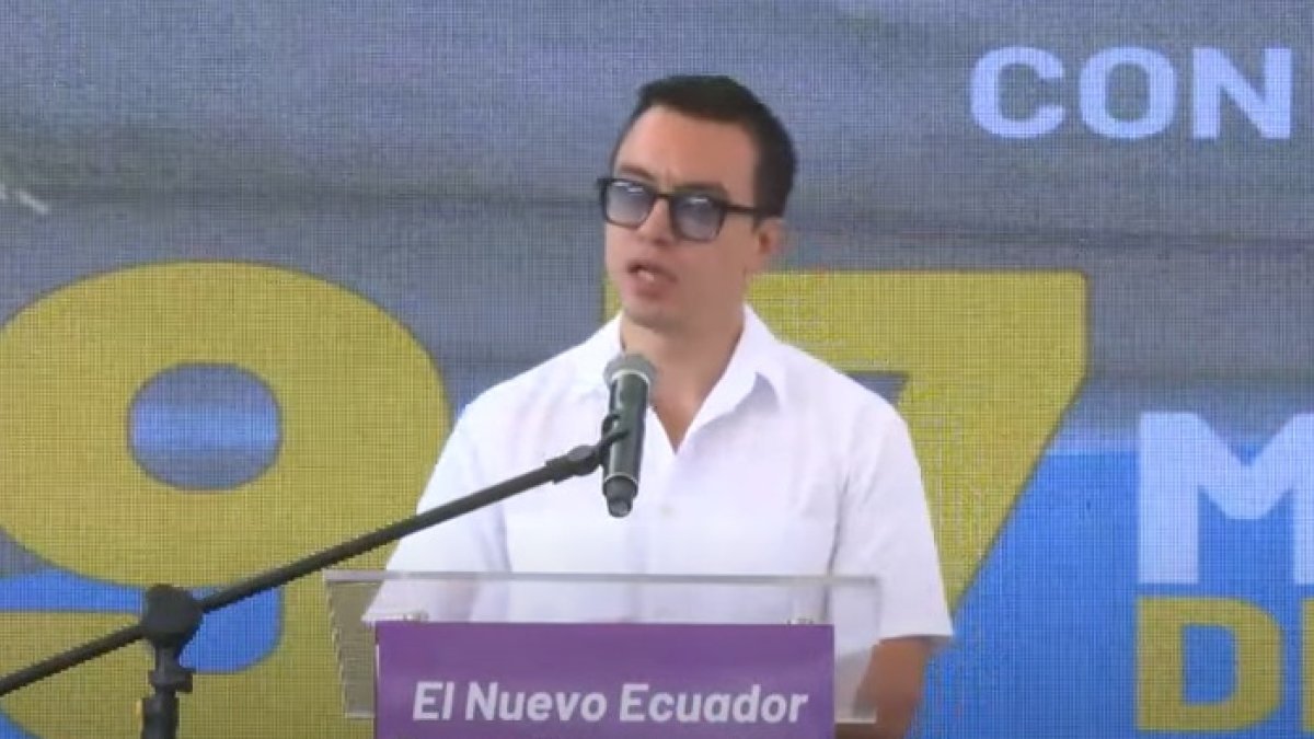 El presidente de la República, Daniel Noboa, durante su alocución en Salinas.