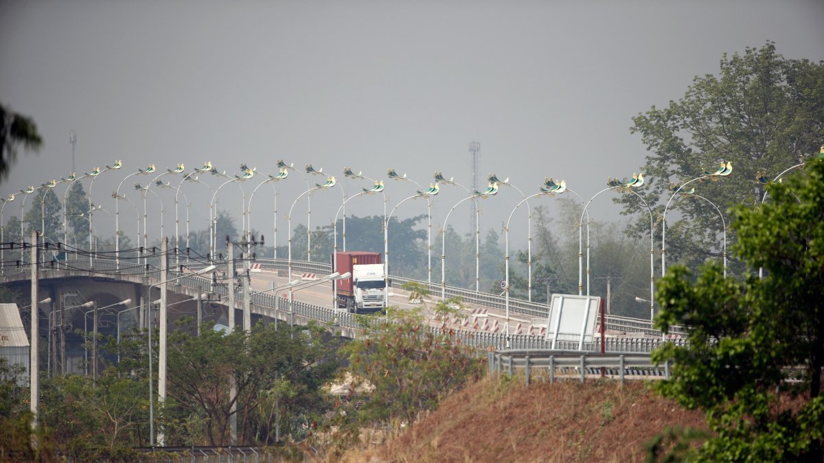 La frontera entre Tailandia y Birmania (Myanmar), cerca de donde se encuentran los centros de ciberestafas en suelo birmano.