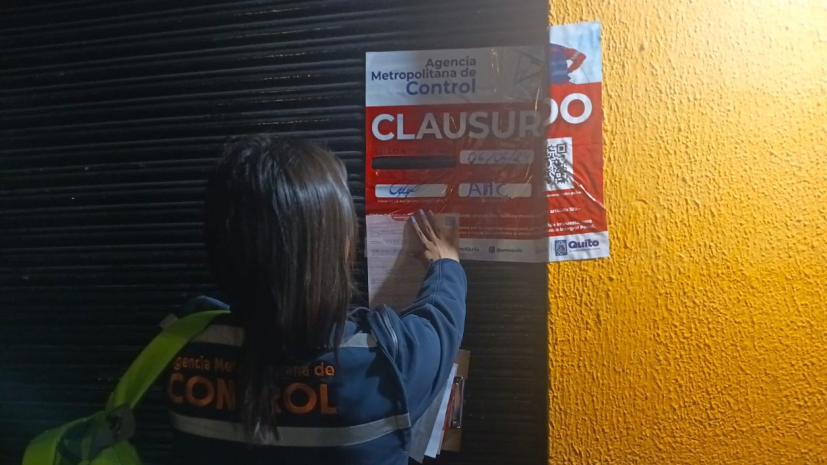 En el restaurante se encontró nidos de cucarachas, utensilios de cocinas en pésimas condiciones