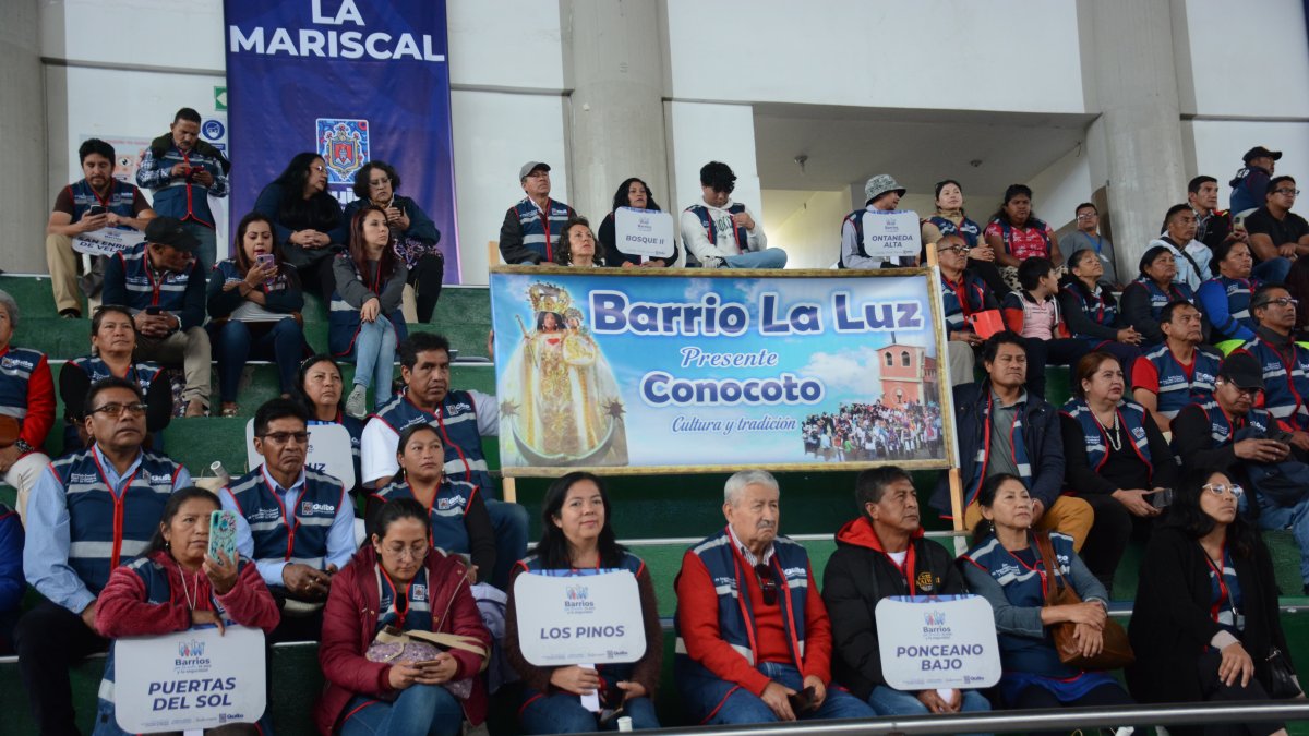 Representantes del comité de seguridad de diferentes sectores de Quito en Coliseo Unidad Educativa Quitumbe