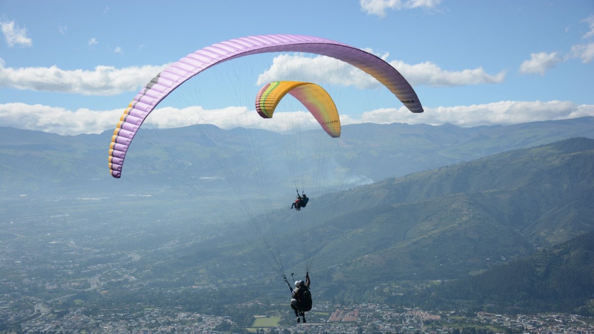Durante el trayecto de 15 minutos se pueden apreciar los valles de la ciudad y sus nevados.