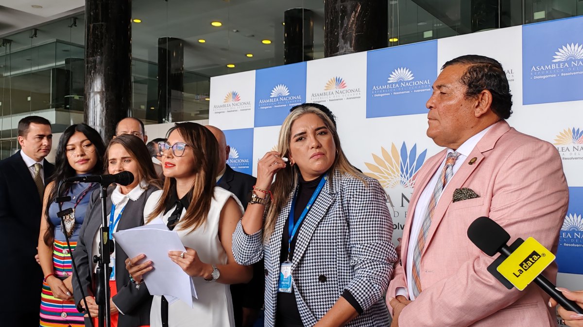 Hasta la media tarde de este 8 de junio, la bancada de Construye no tomaba decisiones sobre las supuestas separaciones de los legisladores.