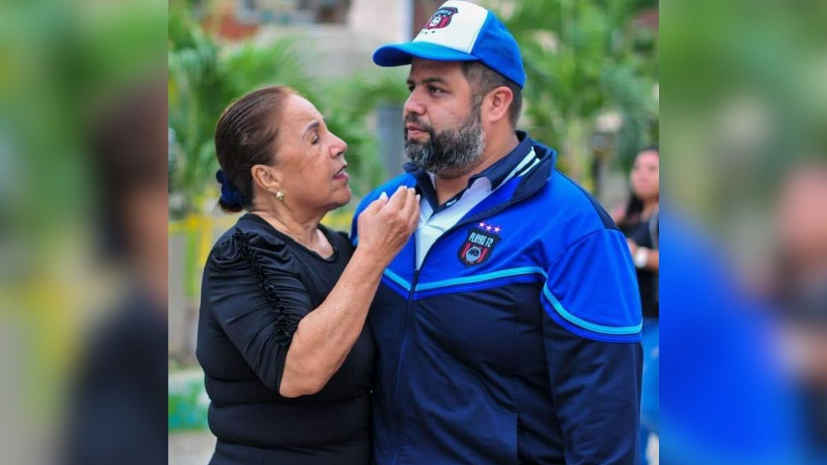 Playas. Cristian Cobos, en vida, junto a su madre.