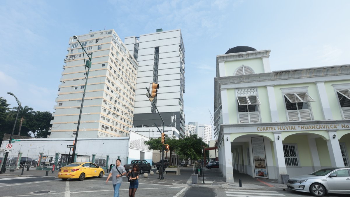 Urbanismo. En un cuadrante de la calle Panamá, en el centro de Guayaquil, se estudió la propuesta de un edificio híbrido vertical que integre el concepto de barrio en sus pisos.
