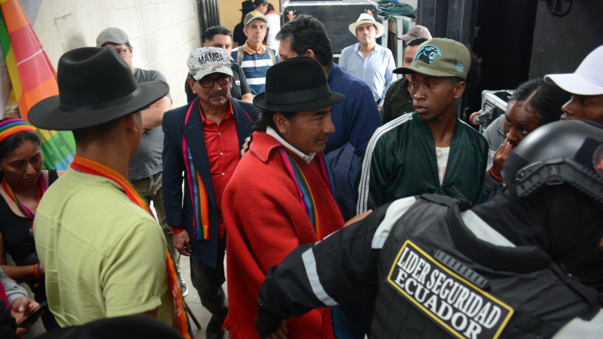 En el ingreso de Leonidas Iza a la convención nacional de Pachakutik