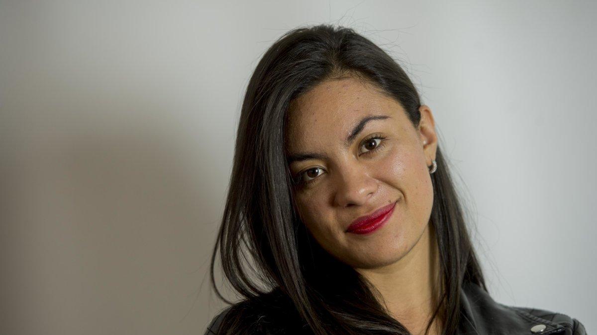 Personaje.- La escritora Carla Badillo Coronado.