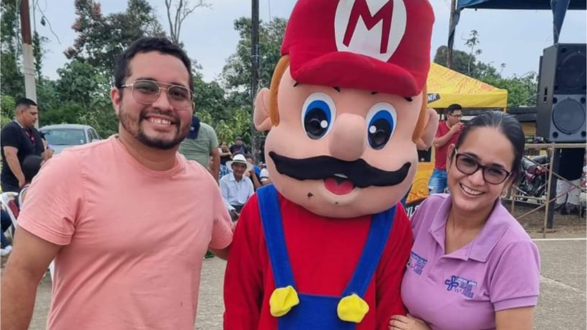 De profesión, Vásconez era arquitecto y Solís, médico.