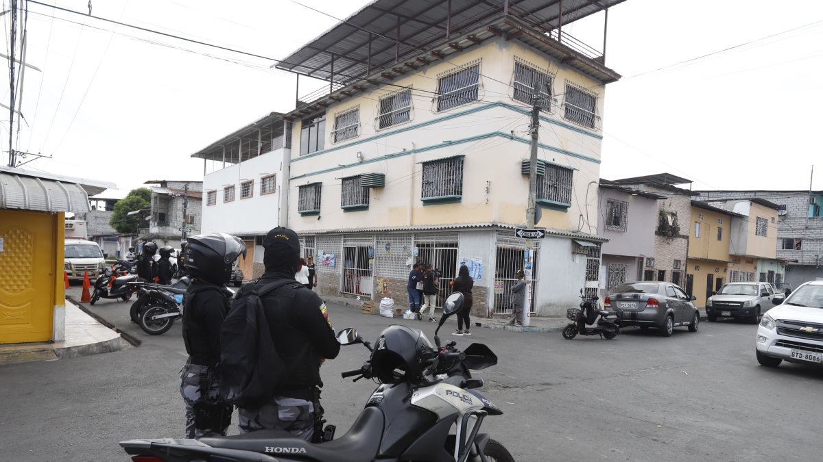 Caso. En las calles 41 y la I del suburbio de Guayaquil, hubo una balacera que dejó tres falecidos y cinco heridos.