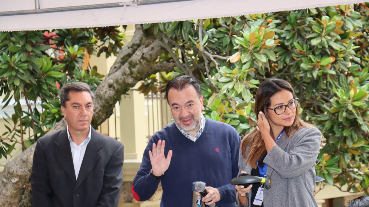 Pabel Muñoz durante el programa ‘Frecuencia quiteña’.