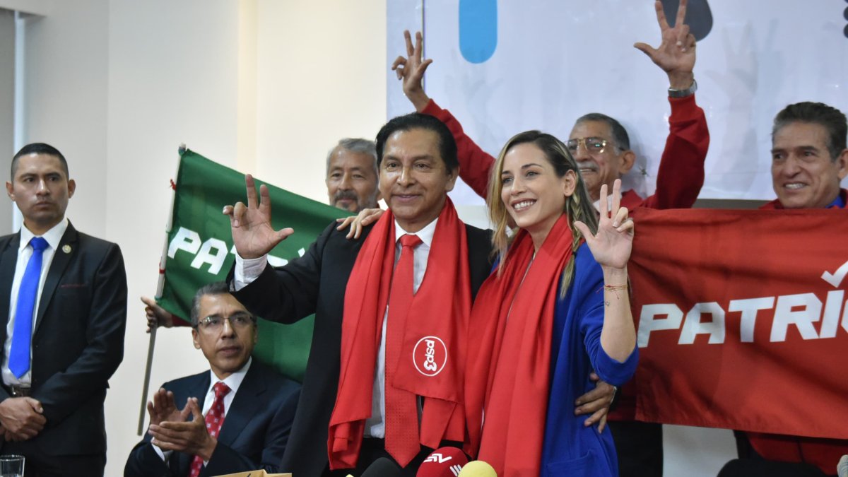 Segundo intento. González participó en las elecciones anticipadas de 2023 junto a Fernando Villavicencio (+).