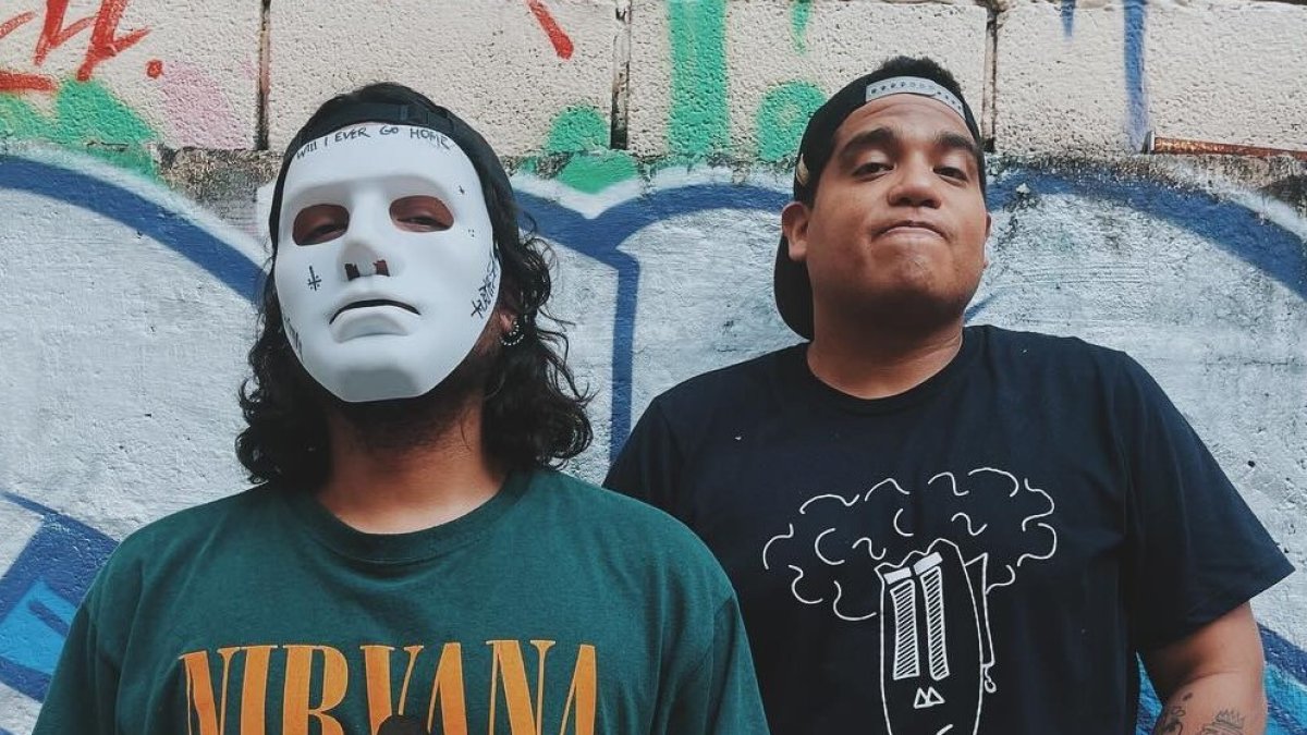 Ambos artistas son de Guayaquil y en su momento formaron parte del grupo de reggae fusión El Vecindario.