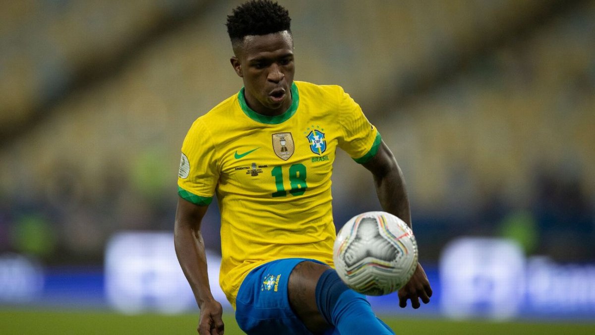 Vinícius (foto) compartiría el ataque con Rapinha y Rodrygo.