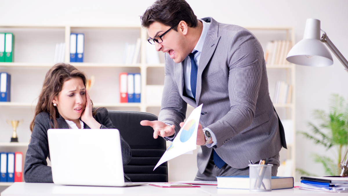 La Corte Constitucional del Ecuador resolvió varios casos de acoso laboral en su Sentencia No. 986-19-JP/21.