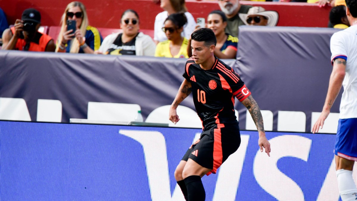 James Rodríguez es el encargado de manejar el ataque de Colombia.