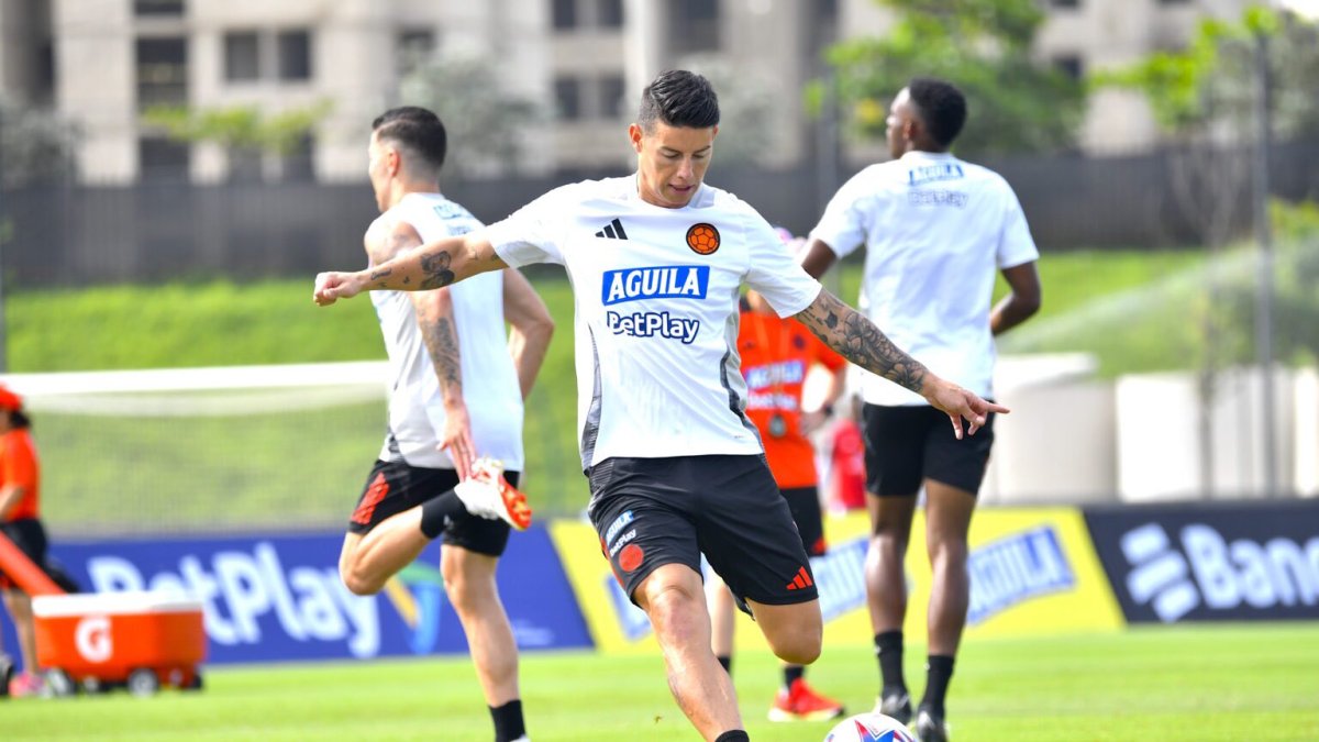 James Rodríguez, uno de los referentes del combinado colombiano, afina su puntería. El delantero del Sao Paulo volvería a la titularidad este sábado, ante Bolivia.