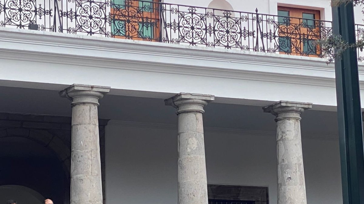Saludo presidencial en el Palacio de Carondelet.