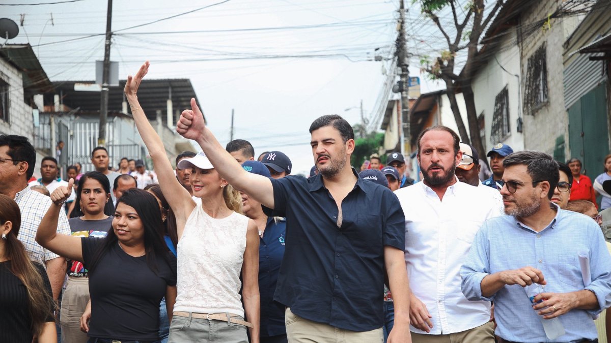 El alcalde Aquiles Álvarez, dijo que celebrará a Guayaquil con obras.