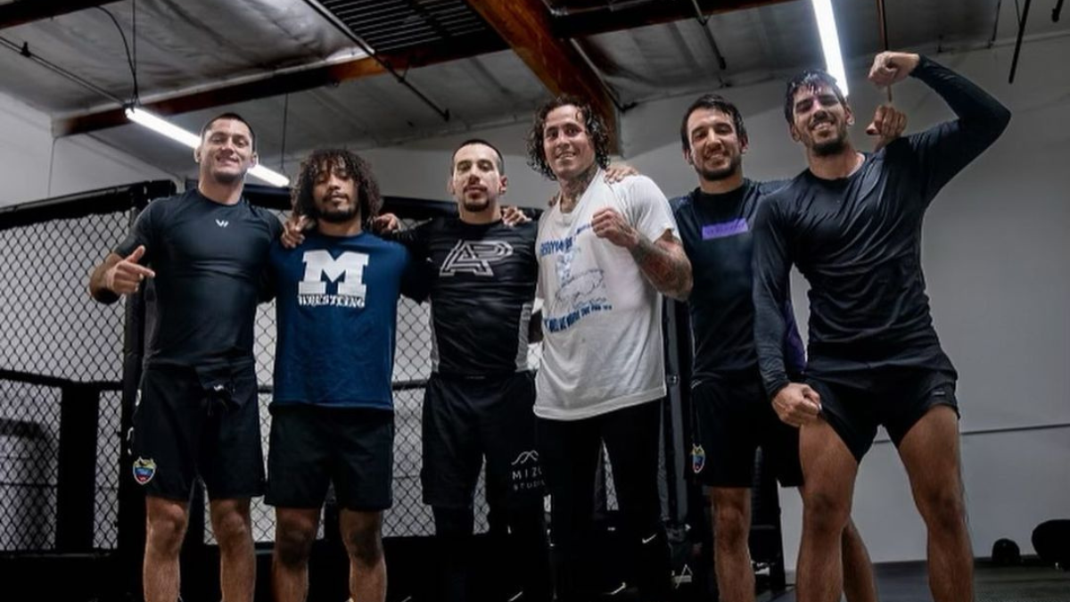 Atletas ecuatorianos de jiu jitsu apoyan en su preparación al manabita.