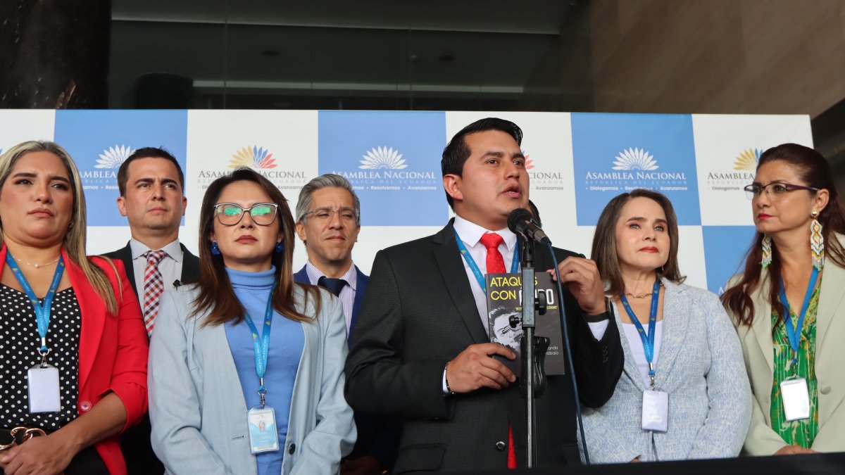 En próximos días Construye presentará otros proyectos de ley que, según Buestán, favorecerá a quienes comercializan aves.