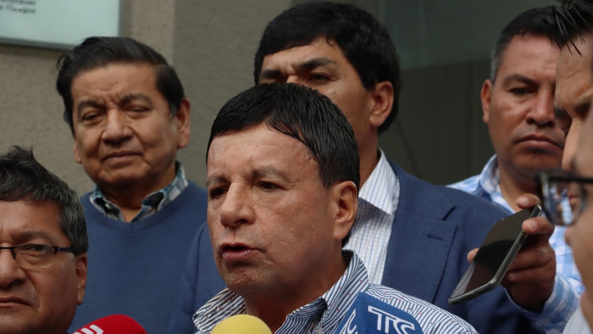 Jorge Calderón, presidente de Fedotaxi, luego de la reunión con el Gobierno este 13 de junio de 2024.