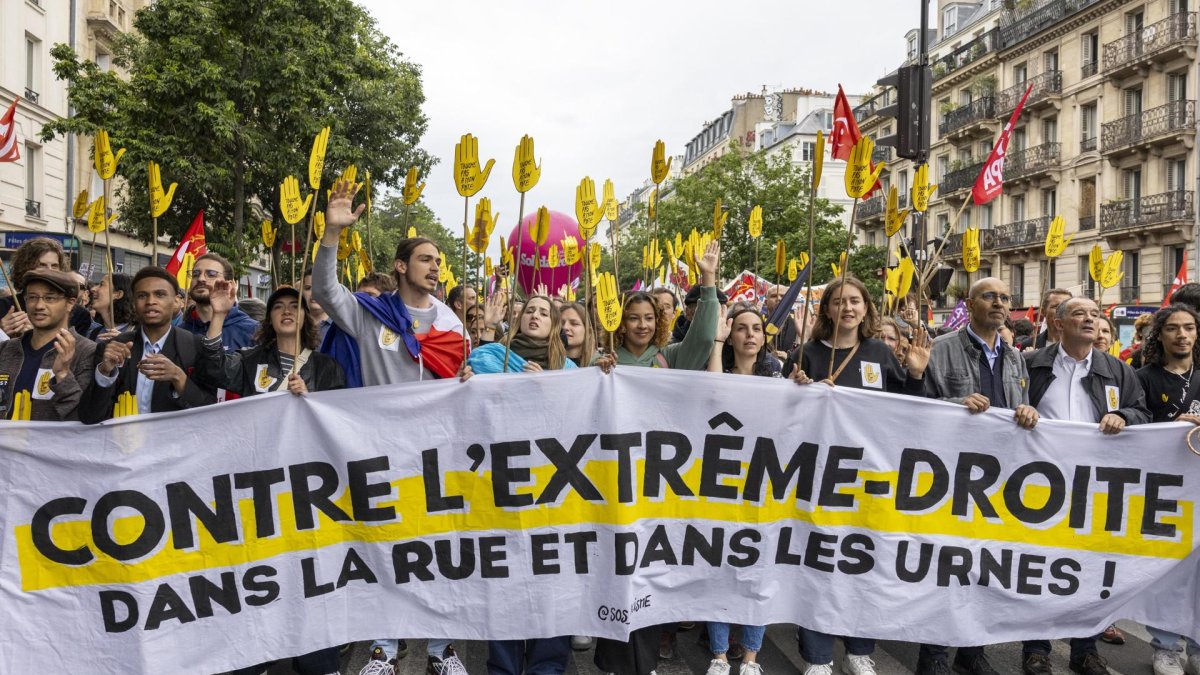 Manifestación organizada en París contra la extrema derecha, este sábado 15 de junio.