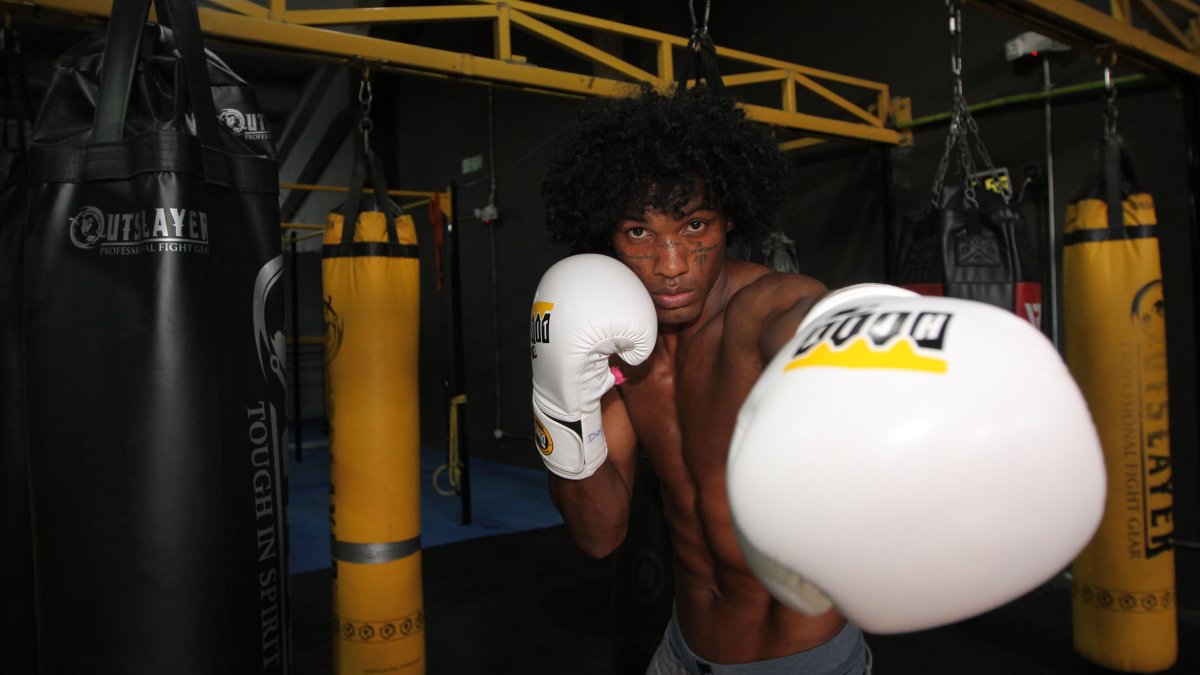 Carlos Mina retomó los entrenamientos y espera volver al ring representando al país.