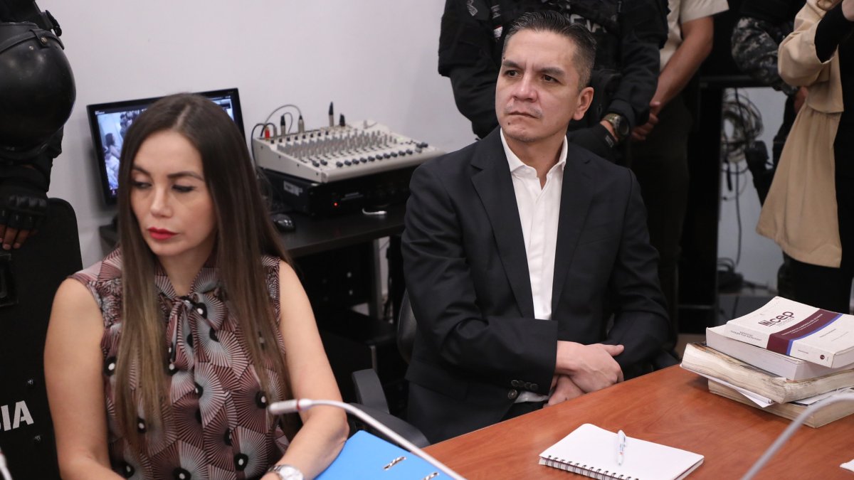 El 12 de junio de 2024, Maribel Barreno y Wilman Terán acudieron presencialmente a la sesión de la Comisión de Fiscalización para la actuación de la prueba en su juicio político.