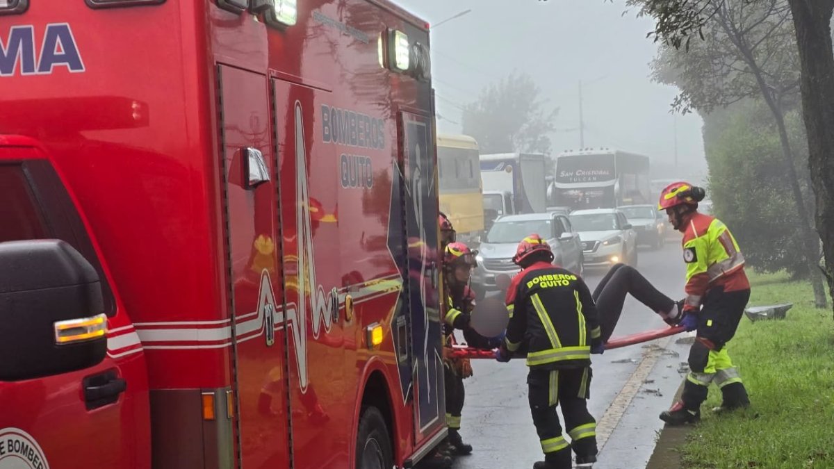 La tarde del sábado también hubo siniestros viales en la av. Simón Bolívar. Una colisión múltiple dejó un herido.