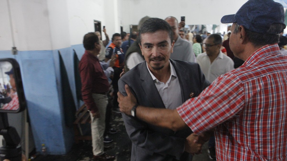 Edwin Ortega aceptó su precandidatura presidencial en un mitin político realizado en Guayaquil.