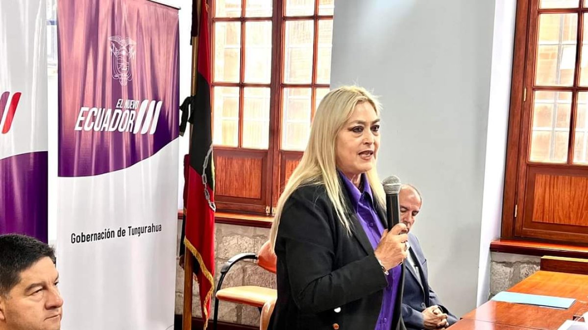 Liliana Trávez asumió la Gobernación de Tungurahua el 11 de junio de 2024, cinco meses después de que su hija, Doménica Peña, ingrese al MIES.