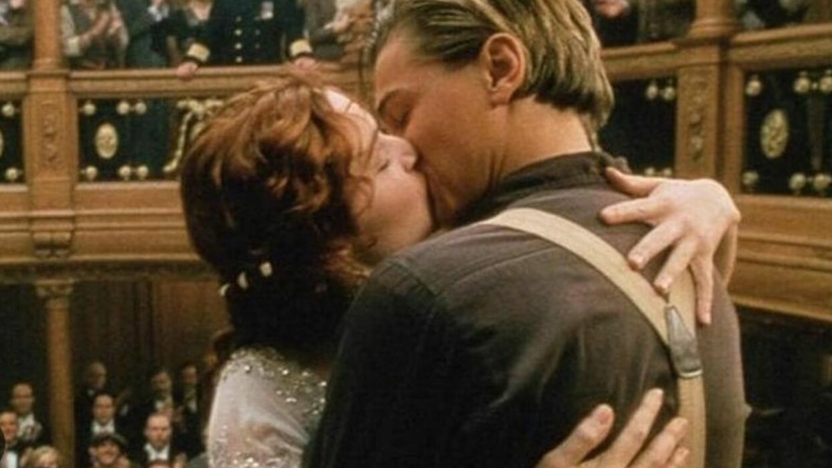 Los pasionales besos de Rose DeWitt Bukater y Jack Dawson.
