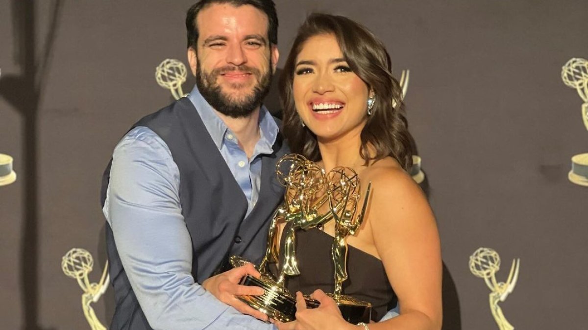 Dayanna Monroy con su esposo.