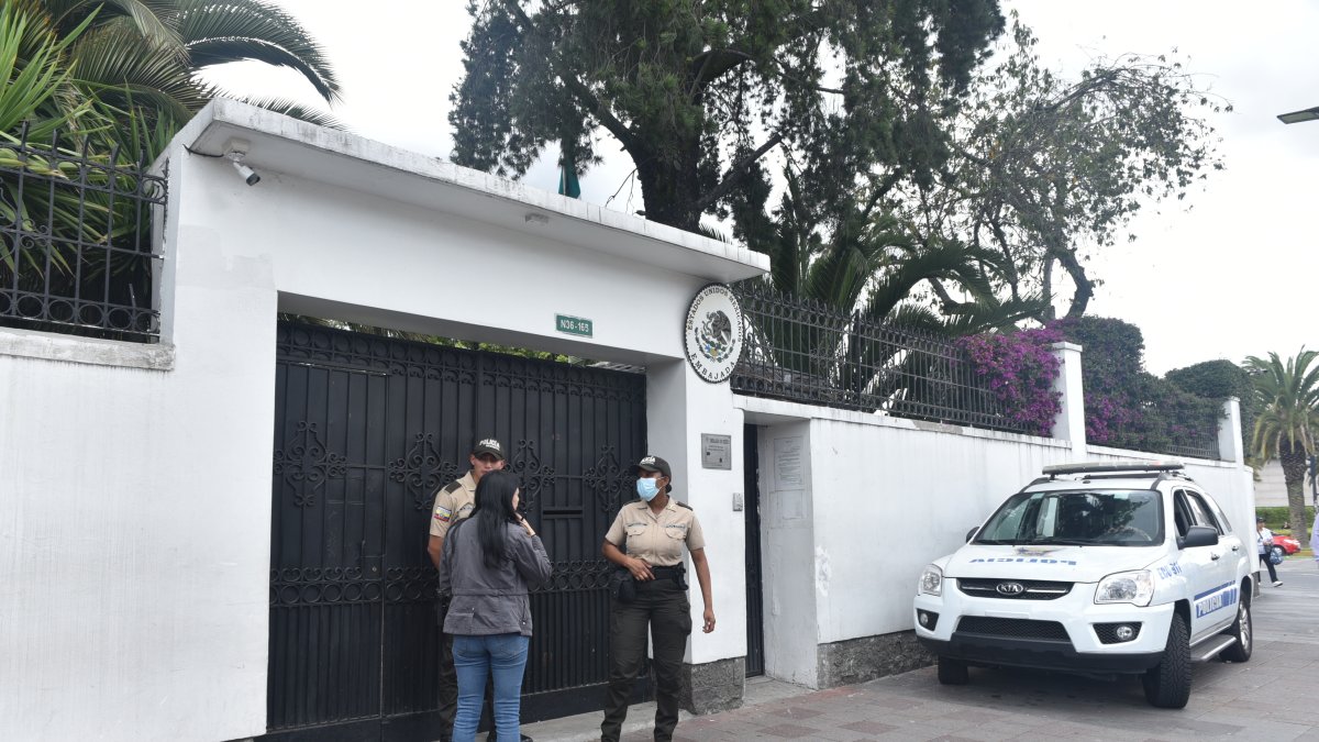 La Embajada de México en Quito está cerrada desde el 5 de abril de 2024, tras la incursión de la Policía para detener a Glas.