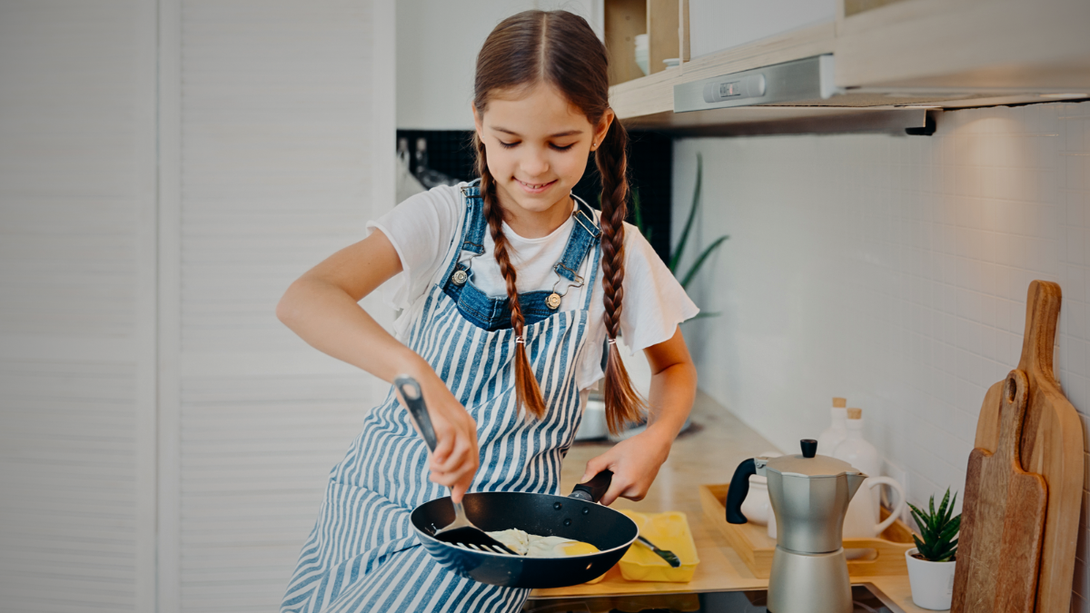 Mi primera incursión en la cocina fueron unas tostadas con mermelada y leche achocolatada.