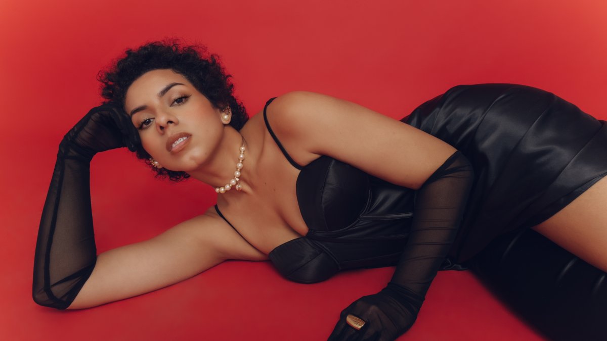 Desde postres en forma de genitales, literatura erótica, hasta foros de temas sexuales son parte de lo que promueve en su emprendimiento. 