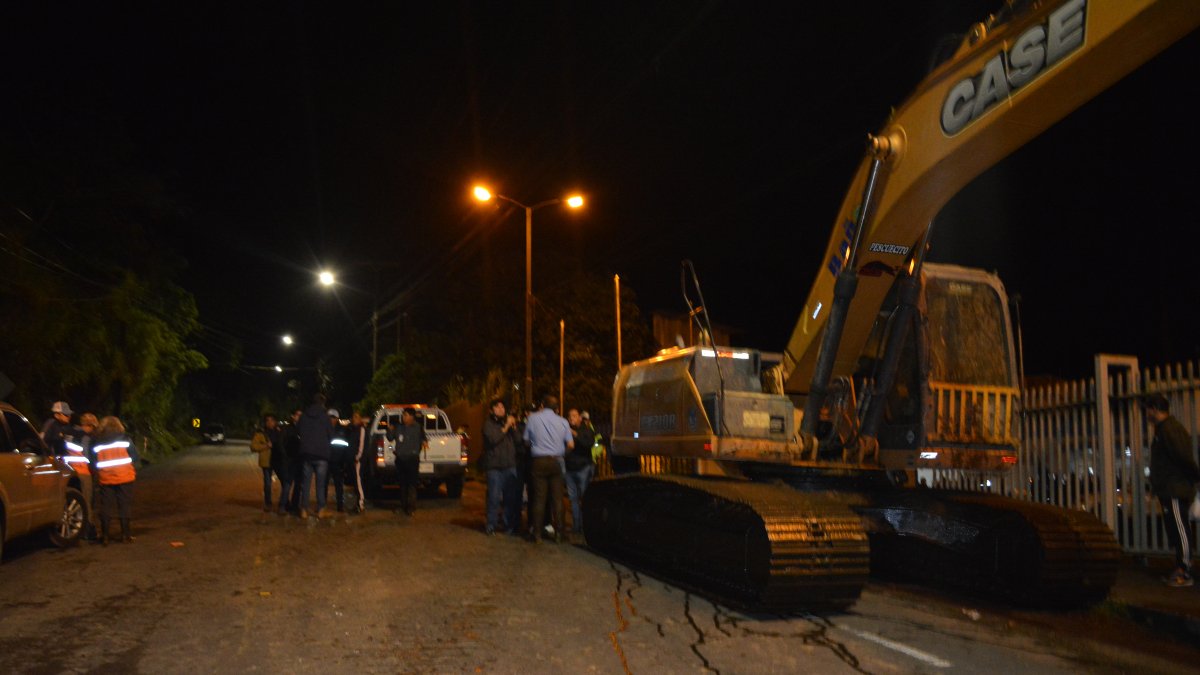 Existen al menos 17 deslizamientos en toda la ruta Baños-Puyo.