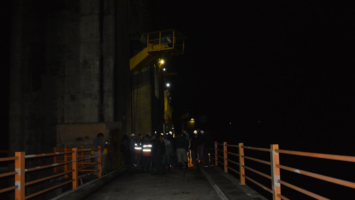 La represa Agoyán en Baños de Agua Santa está en mantenimiento.