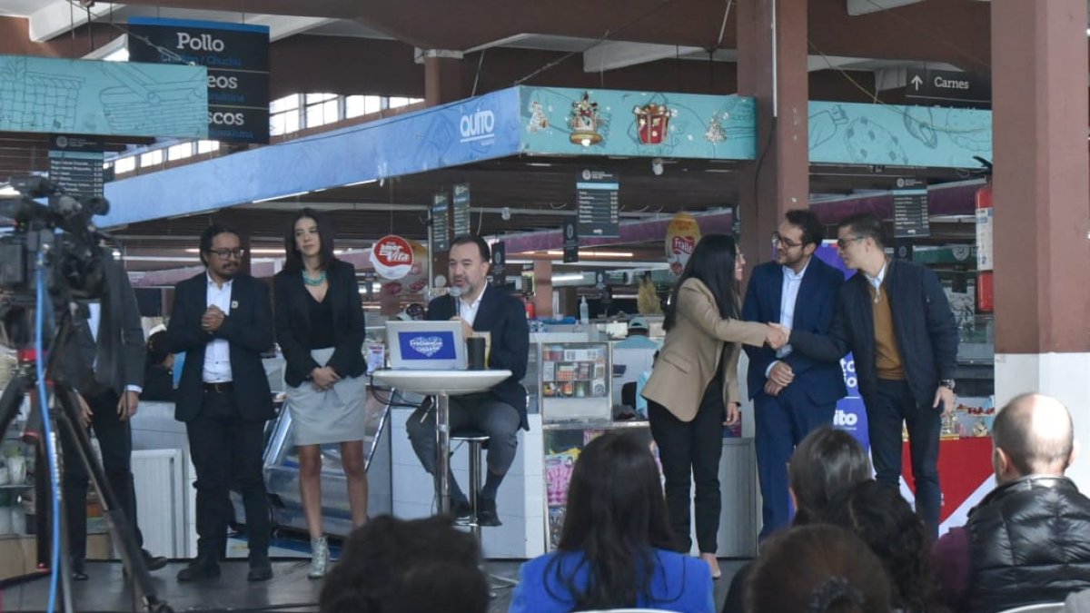 Las siete nuevas autoridades fueron presentadas durante el enlace Frecuencia Quiteña