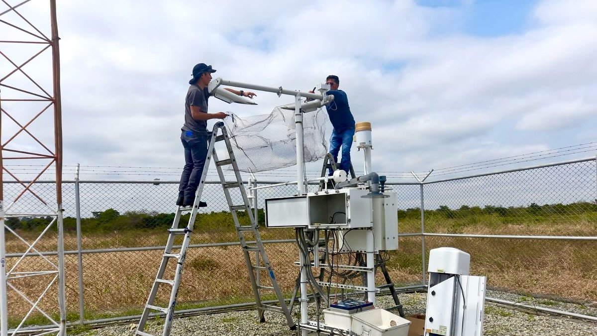 Hecho. El equipo fue desembarcado en el aeropuerto Mariscal La Mar y será instalado en la parroquia Tarqui.