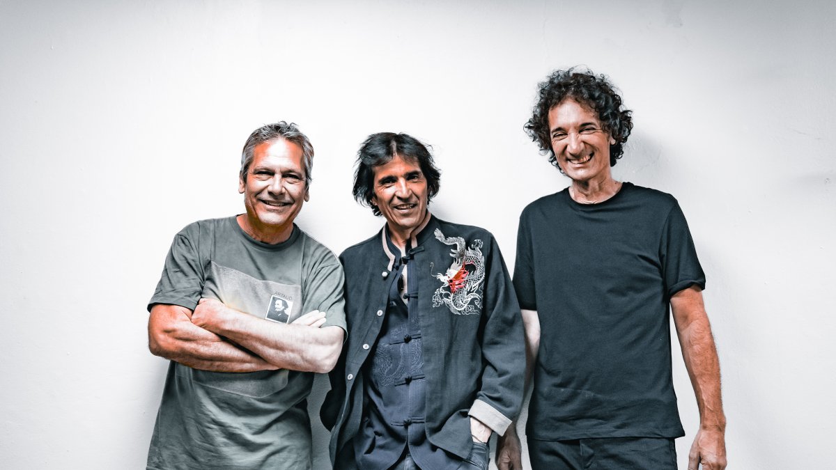 desde noviembre de 2022 la banda sumó al músico Guillermo Vadalá en el bajo, a Bosco Aguilar en teclados y a Damián Castroviejo y Adriana Rodríguez en coros.