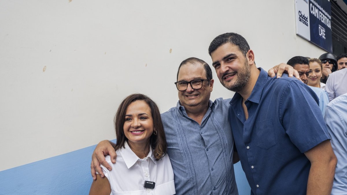 La prefecta del Guayas, Marcela Aguiñaga; el titular de la DASE EP y exfuncionario del correísmo, Camilo Samán, y el alcalde de Guayaquil, Aquiles Álvarez.