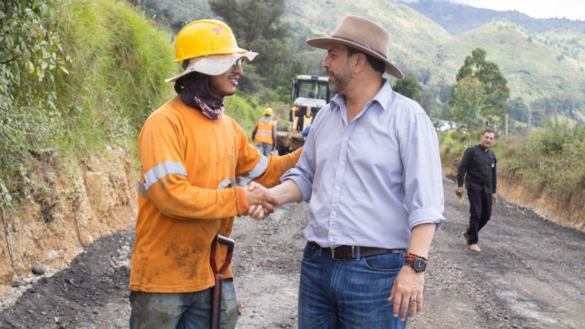 Habló con EXPRESO sobre la compra de una acción de protección a favor de un contratista que actualmente lleva a cabo una obra en la provincia.