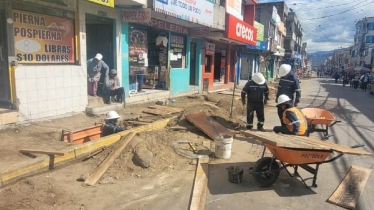 Para el soterramiento es necesaria la rotura de aceras y su posterior reparación.